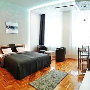  Apartment Unique Town Apartment. Clear Comfort. Ungarn
